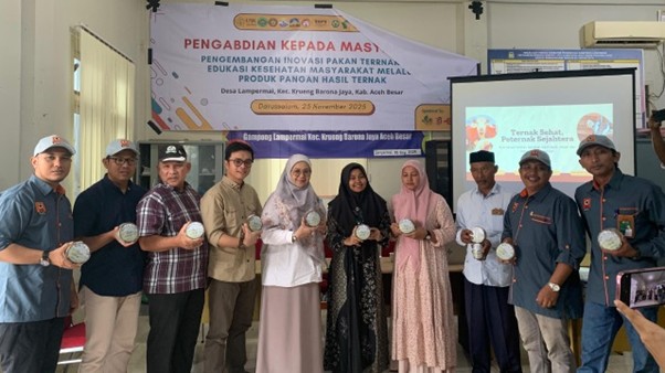 Transfer Teknologi Pakan: Departemen Peternakan FP USK Tingkatkan Kapasitas Peternak Desa Lampermai